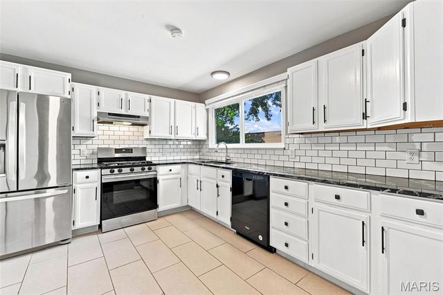 3127 Donnycave Lane, Maryland Heights, MO 63043