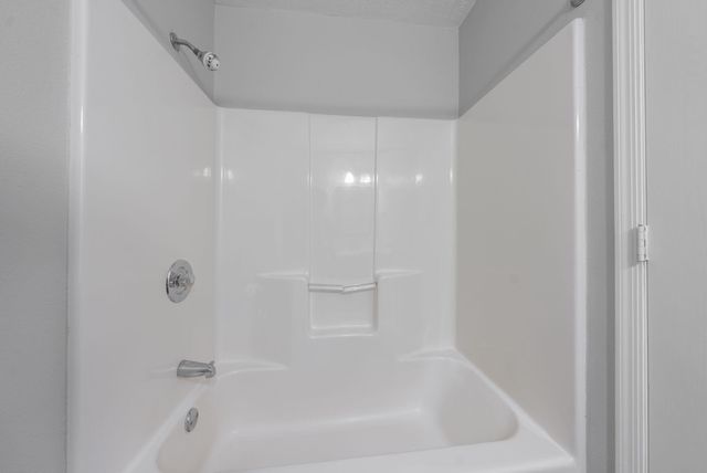 5904 W 58th St Street, Sioux Falls, SD 57106