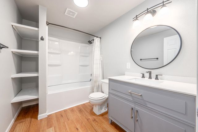 5904 W 58th St Street, Sioux Falls, SD 57106