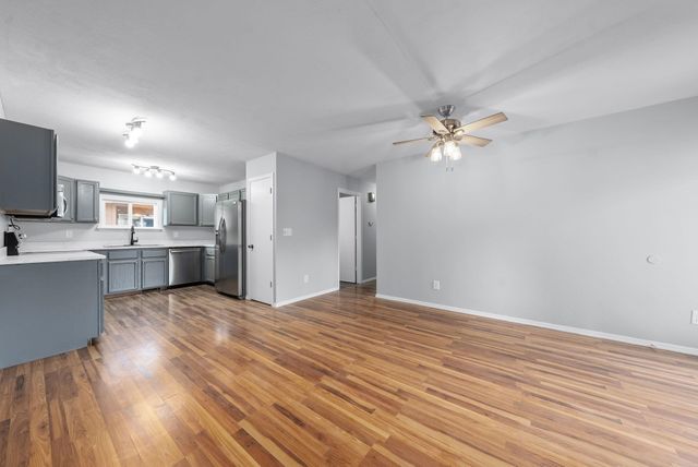 5904 W 58th St Street, Sioux Falls, SD 57106