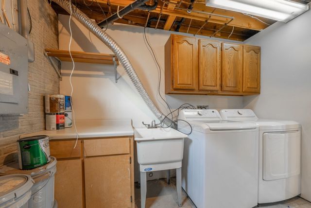 5904 W 58th St Street, Sioux Falls, SD 57106