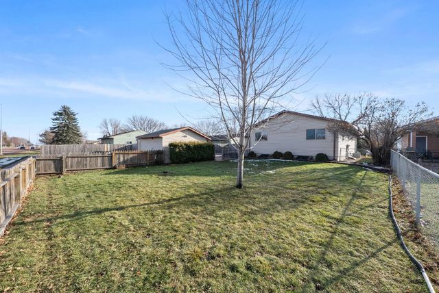 5904 W 58th St Street, Sioux Falls, SD 57106