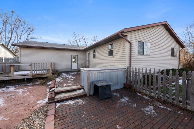 5904 W 58th St Street, Sioux Falls, SD 57106