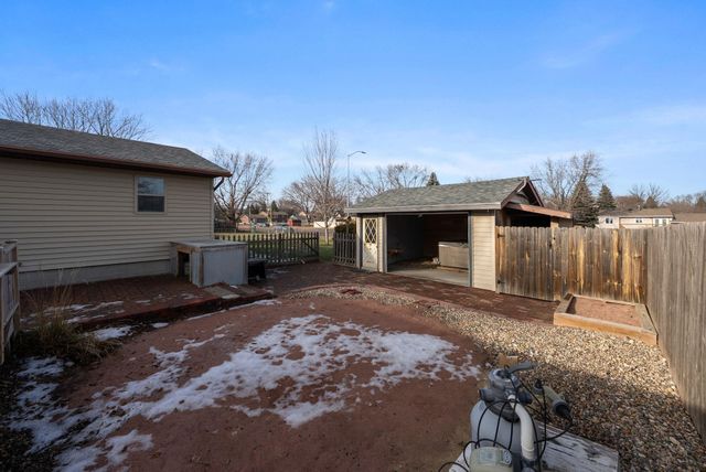 5904 W 58th St Street, Sioux Falls, SD 57106