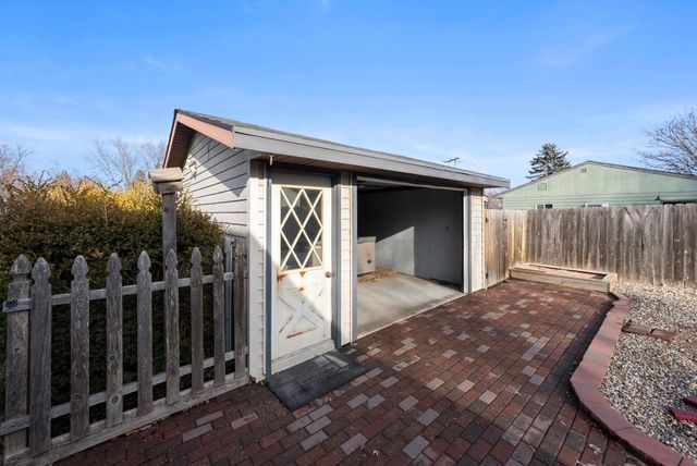 5904 W 58th St Street, Sioux Falls, SD 57106