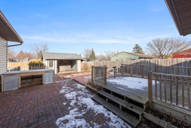 5904 W 58th St Street, Sioux Falls, SD 57106