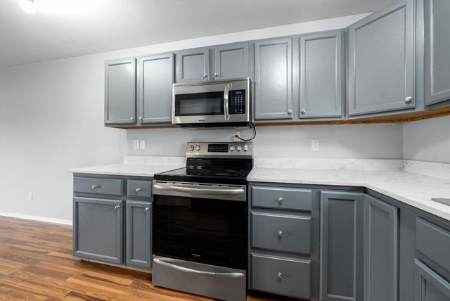 5904 W 58th St Street, Sioux Falls, SD 57106