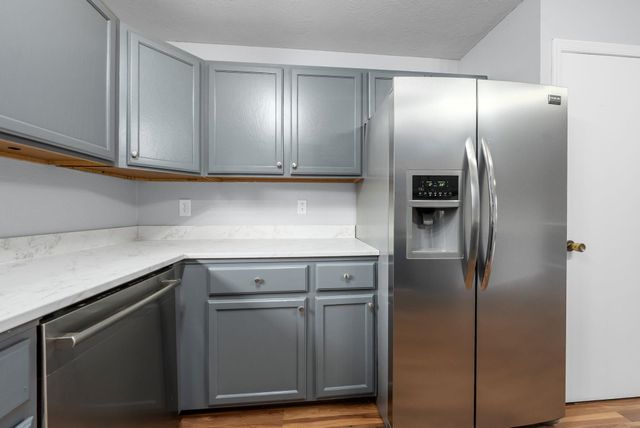 5904 W 58th St Street, Sioux Falls, SD 57106