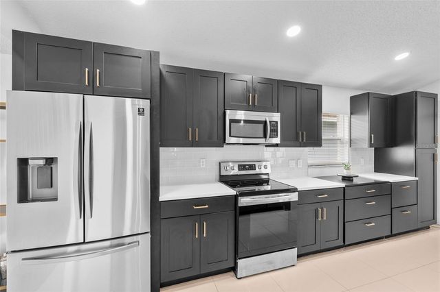 526 FITZWILLIAM WAY, Orlando, FL 32828