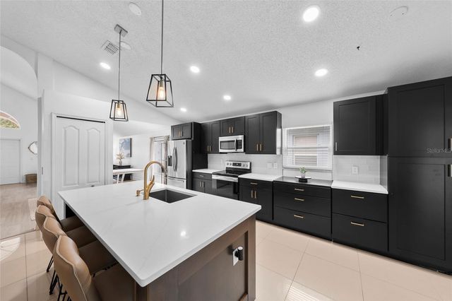 526 FITZWILLIAM WAY, Orlando, FL 32828