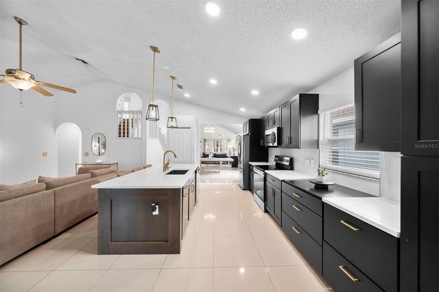 526 FITZWILLIAM WAY, Orlando, FL 32828