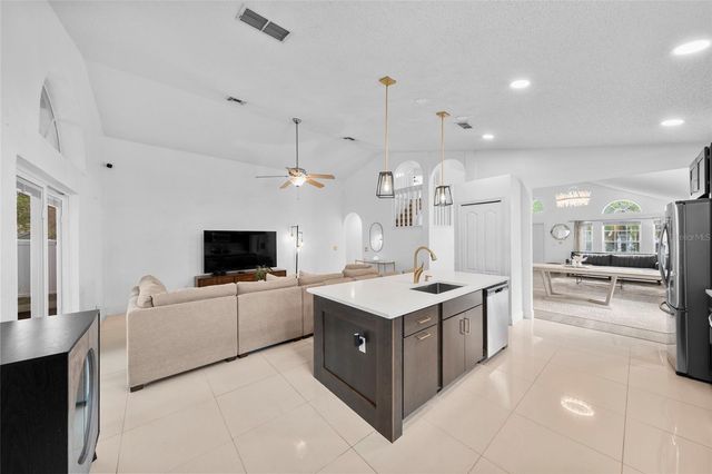 526 FITZWILLIAM WAY, Orlando, FL 32828