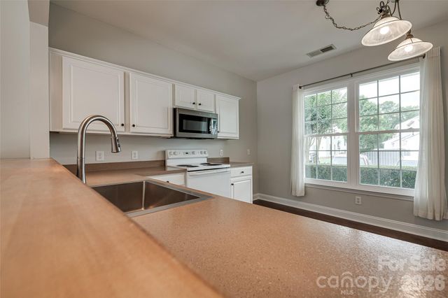 3186 Mannington Drive, Charlotte, NC 28270