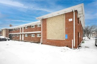 115 Dover Drive 13, Des Plaines, IL 60018