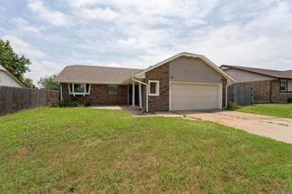 1616 SE 7th Street, Moore, OK 73160