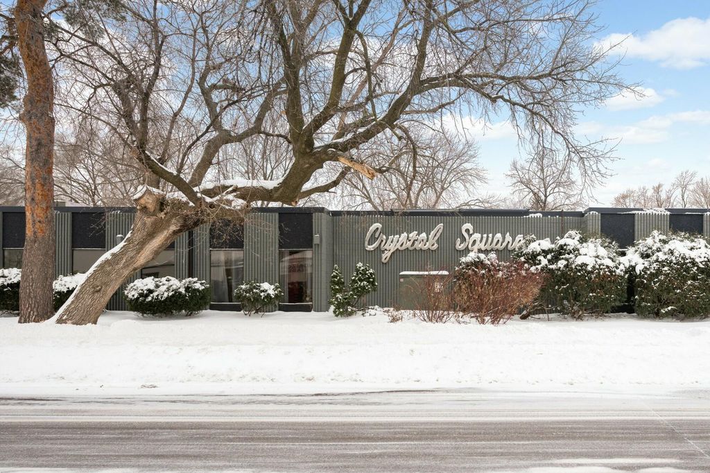 5701 Kentucky Avenue N, Crystal, MN 55428 — exterior