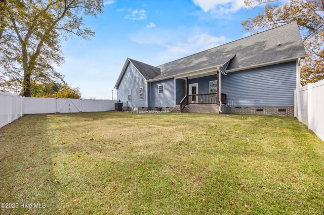 201 Cypress Branch Way, Jacksonville, NC 28540