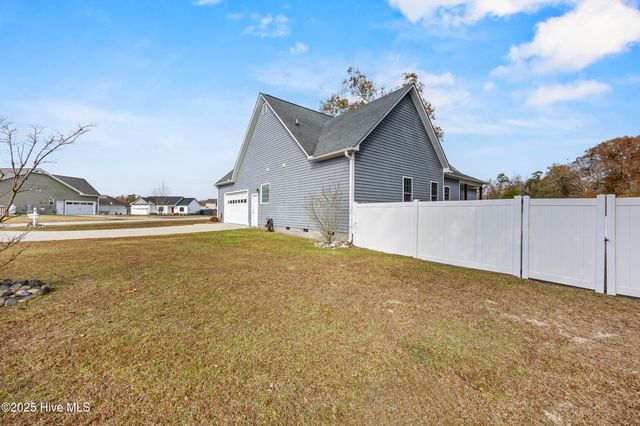 201 Cypress Branch Way, Jacksonville, NC 28540