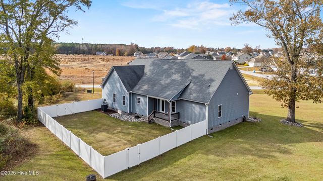 201 Cypress Branch Way, Jacksonville, NC 28540