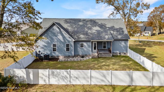 201 Cypress Branch Way, Jacksonville, NC 28540