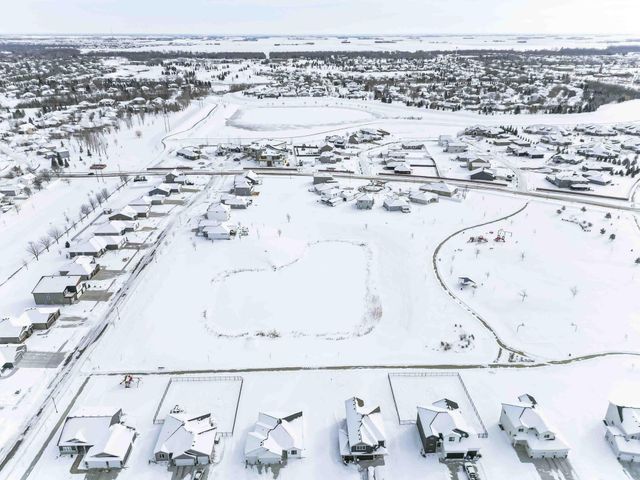 3407 47th Avenue S, Fargo, ND 58104