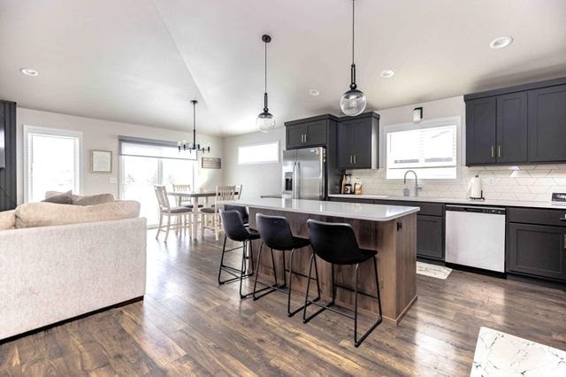 3407 47th Avenue S, Fargo, ND 58104