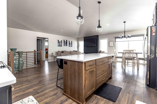 3407 47th Avenue S, Fargo, ND 58104