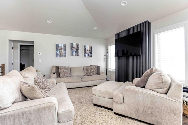 3407 47th Avenue S, Fargo, ND 58104