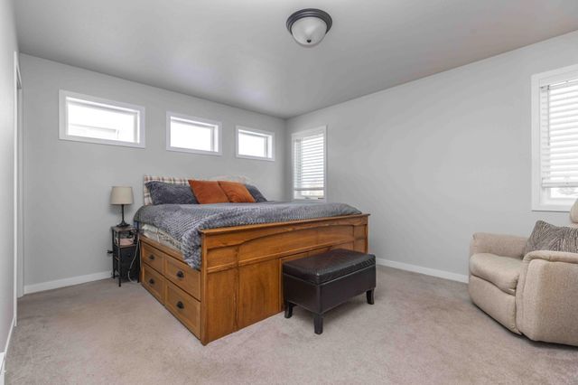 3407 47th Avenue S, Fargo, ND 58104