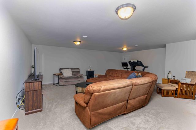 3407 47th Avenue S, Fargo, ND 58104