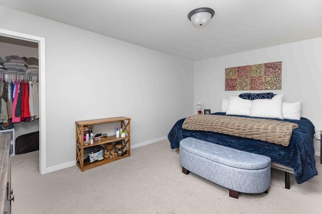 3407 47th Avenue S, Fargo, ND 58104