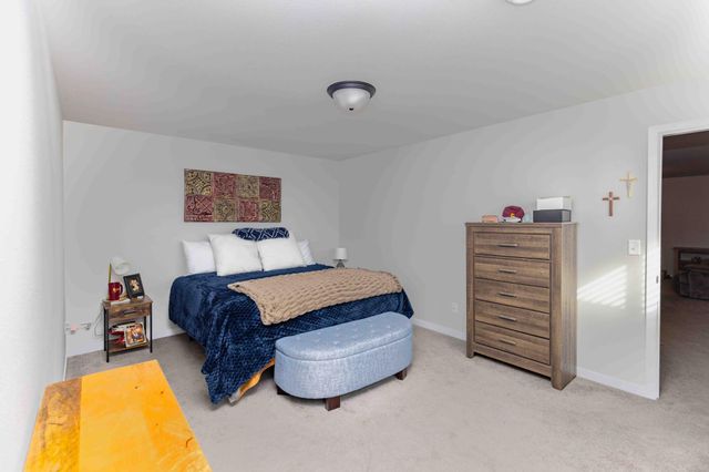 3407 47th Avenue S, Fargo, ND 58104