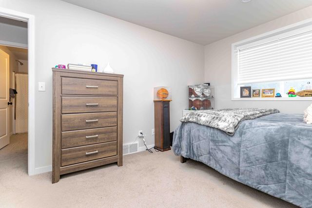 3407 47th Avenue S, Fargo, ND 58104