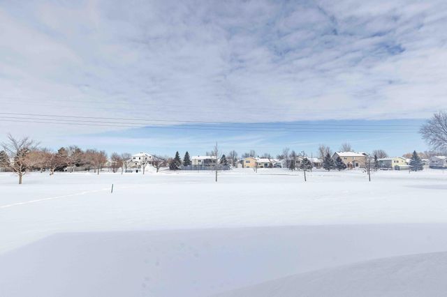 3407 47th Avenue S, Fargo, ND 58104