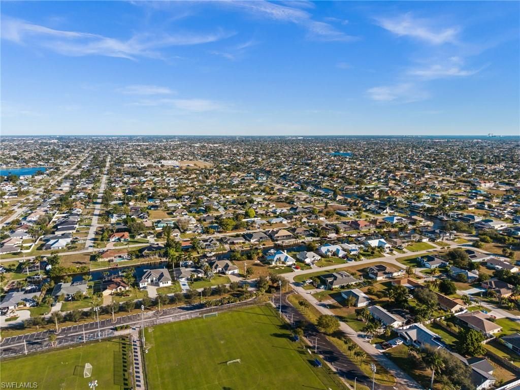 Image 13 of property listing at 241 SW 40th ST, Cape Coral, FL 33914