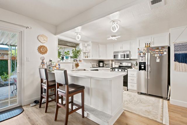 7518 Fairway Two Ave, Fair Oaks, CA 95628