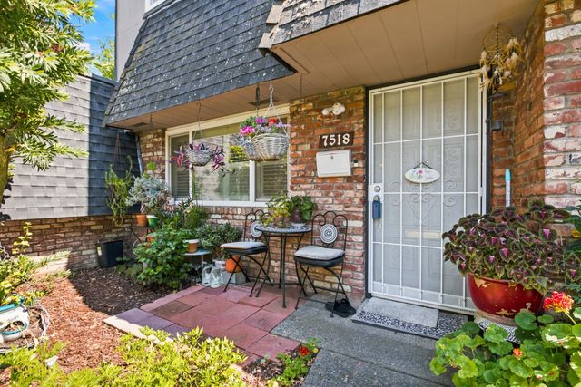7518 Fairway Two Ave, Fair Oaks, CA 95628