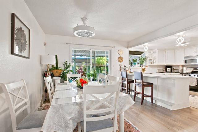 7518 Fairway Two Ave, Fair Oaks, CA 95628
