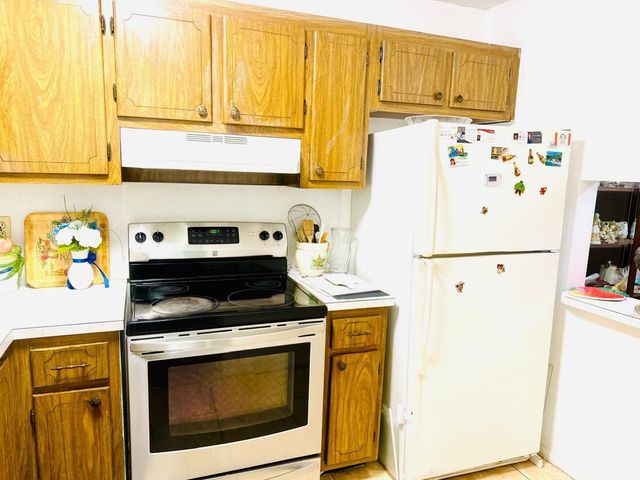 8460 Sunrise Lakes Boulevard 202, Sunrise, FL 33322