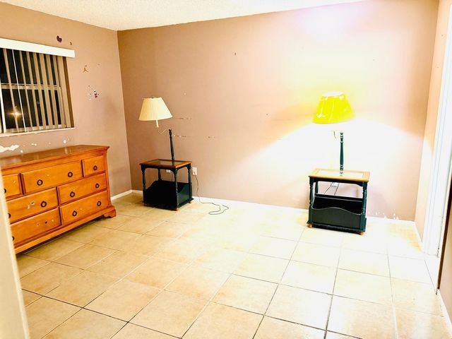 8460 Sunrise Lakes Boulevard 202, Sunrise, FL 33322