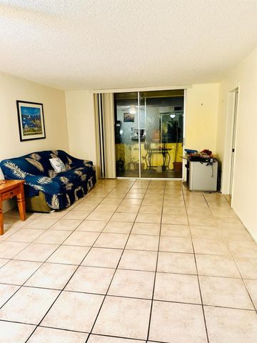 8460 Sunrise Lakes Boulevard 202, Sunrise, FL 33322