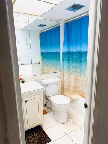 8460 Sunrise Lakes Boulevard 202, Sunrise, FL 33322