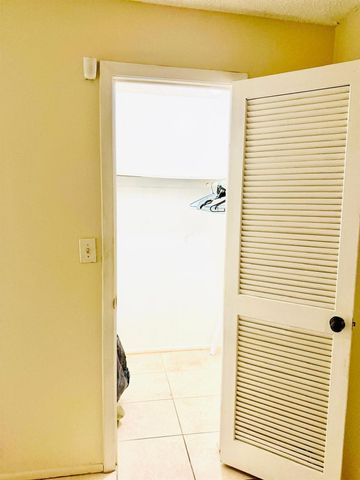 8460 Sunrise Lakes Boulevard 202, Sunrise, FL 33322