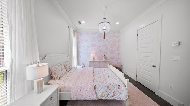 2121 Silverstone Ave, Port Allen, LA 70767