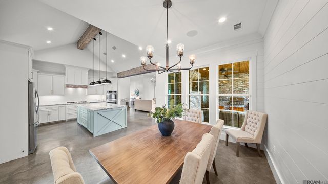 2121 Silverstone Ave, Port Allen, LA 70767