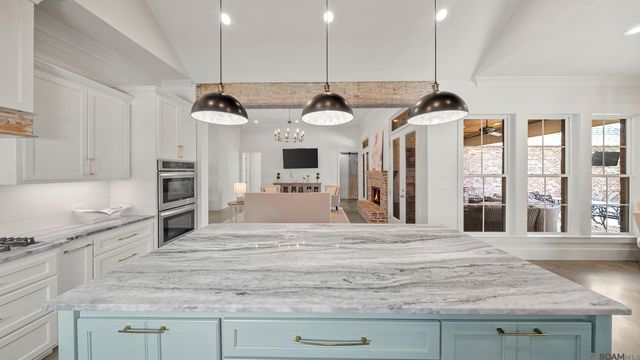 2121 Silverstone Ave, Port Allen, LA 70767