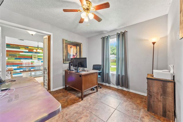 5906 High Meadow Street, League City, TX 77573