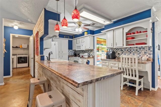 5906 High Meadow Street, League City, TX 77573