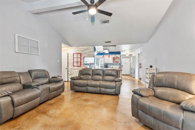 5906 High Meadow Street, League City, TX 77573