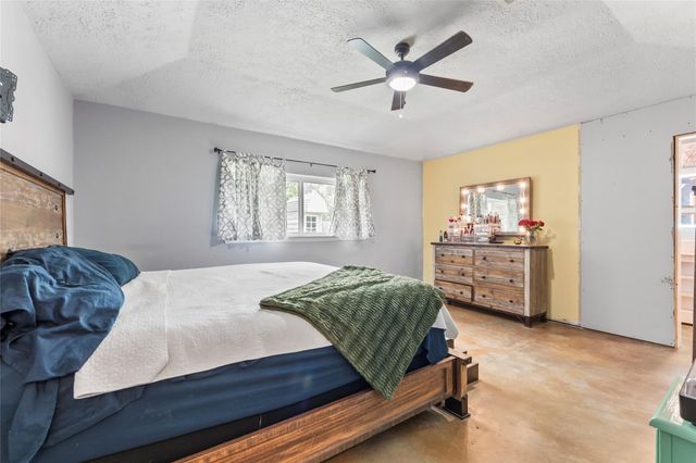 5906 High Meadow Street, League City, TX 77573